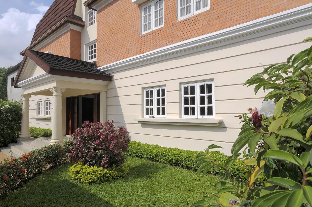 Residence Eburnea Abidjan Bagian luar foto