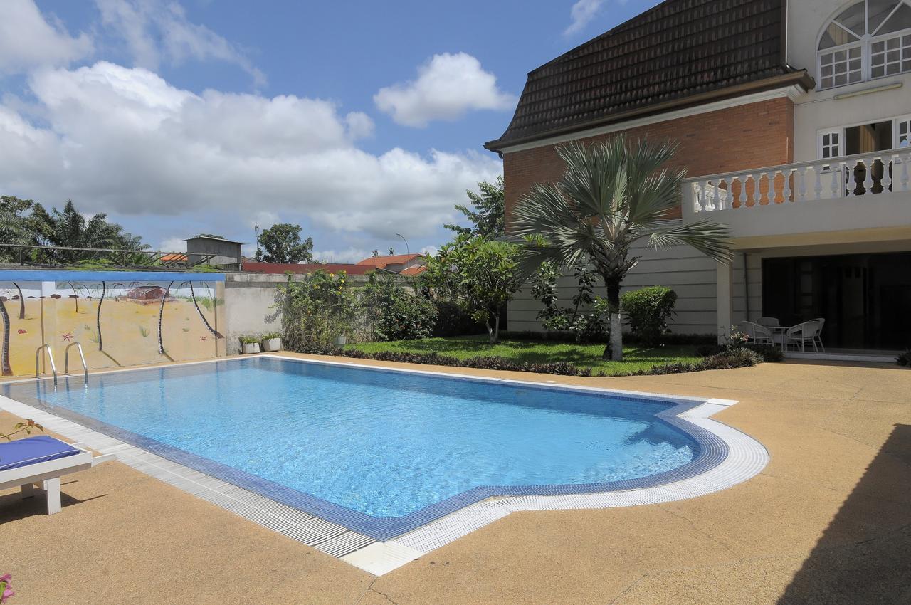 Residence Eburnea Abidjan Bagian luar foto