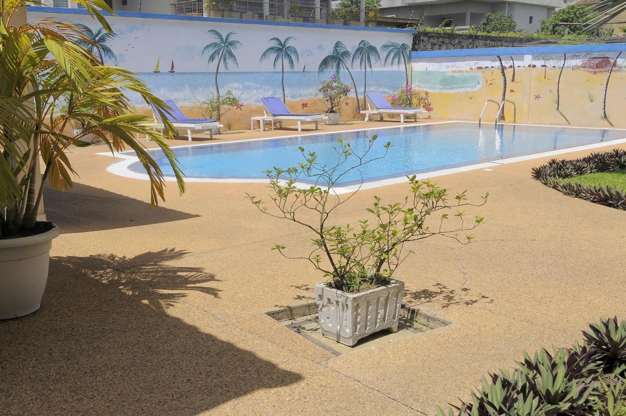 Residence Eburnea Abidjan Bagian luar foto