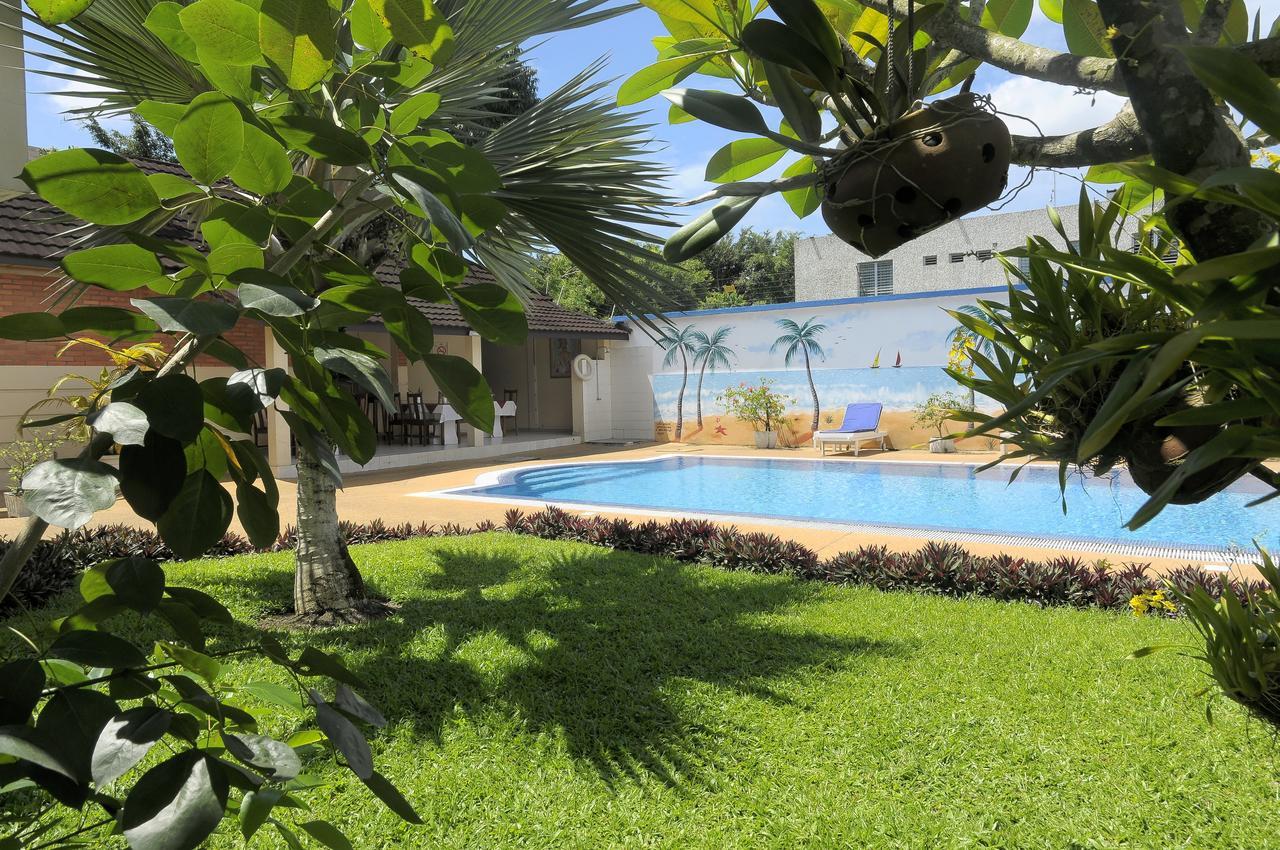 Residence Eburnea Abidjan Bagian luar foto